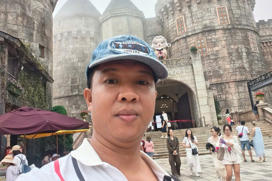 Mr. Viet Nguyen leading a Central Vietnam private tour at the French Village in Ba Na Hills, Da Nang