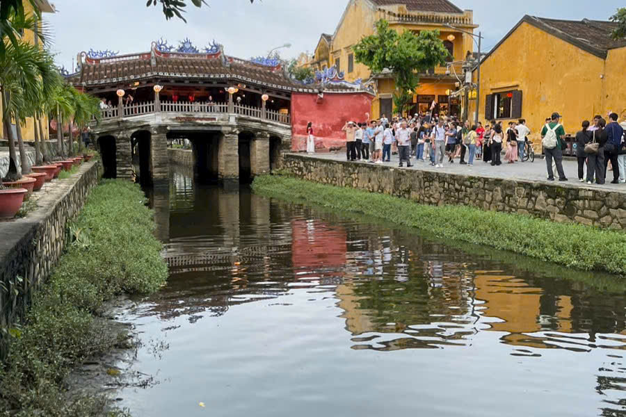 Japanese Covered Bridge and historic buildings in Hoi An Ancient Town