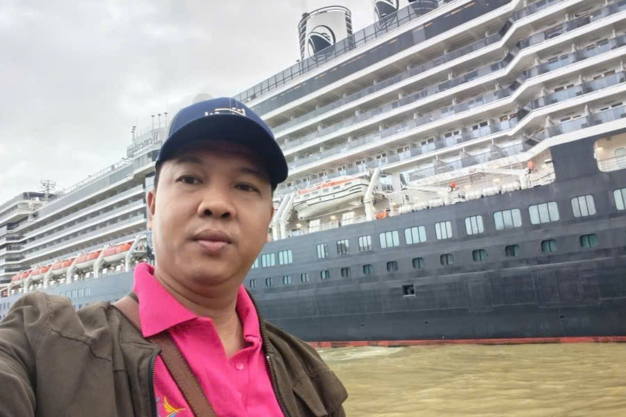 Viet Nguyen at Tien Sa Port with cruise ship in Da Nang
