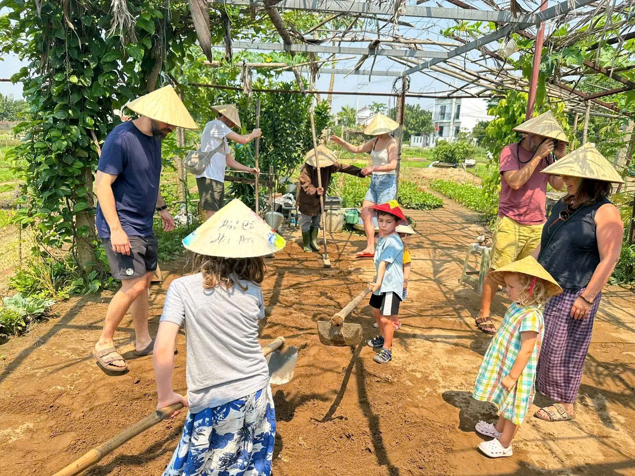 things to do in Tra Que village