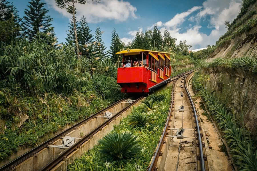 golden bridge ba na hills tour from hue