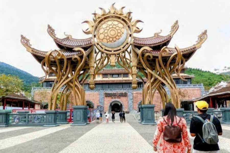 hue ba na hills guided tour
