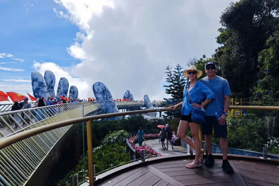 hue to ba na hills golden bridge tour